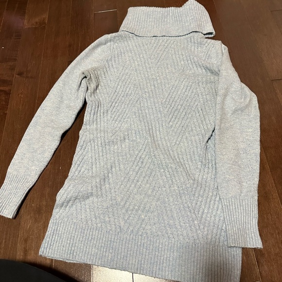 M Blue ribbed knit style turtleneck - Picture 2 of 10